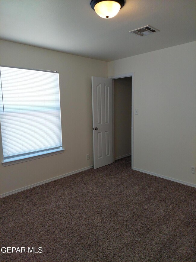 Building Photo - 11236 Horse Ranch St