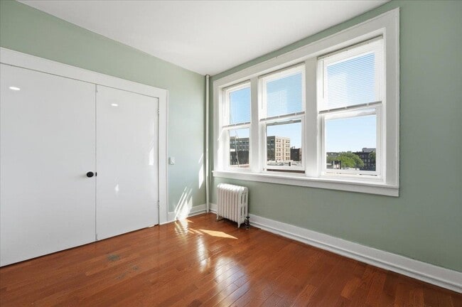 Building Photo - 61 65th St
