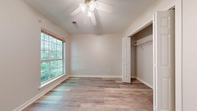 Building Photo - 500-502 Greentree