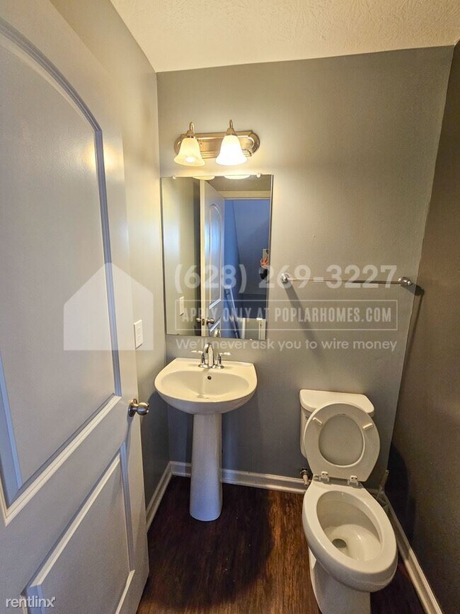 Building Photo - 2 br, 3 bath Townhome - 5927 Winberry Cree...