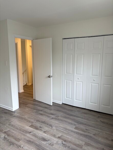 Building Photo - 60 Tavistock Dr