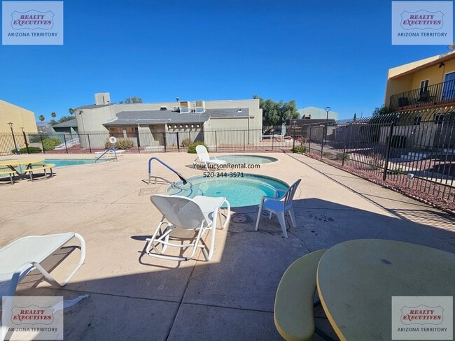 Building Photo - 22nd & Kolb Area Condo - Upstairs unit in Langley Gardens