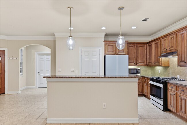 Building Photo - 415 San Julio St