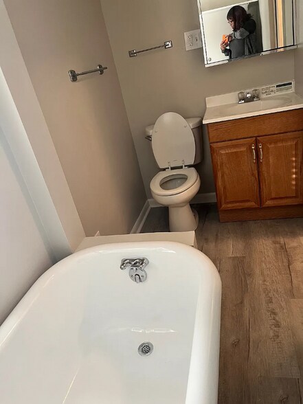 Building Photo - 958 Effie Rd