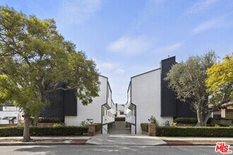Building Photo - 2666 31st St