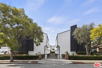 Building Photo - 2666 31st St