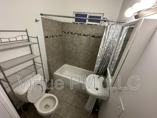 Building Photo - 1544 3rd St