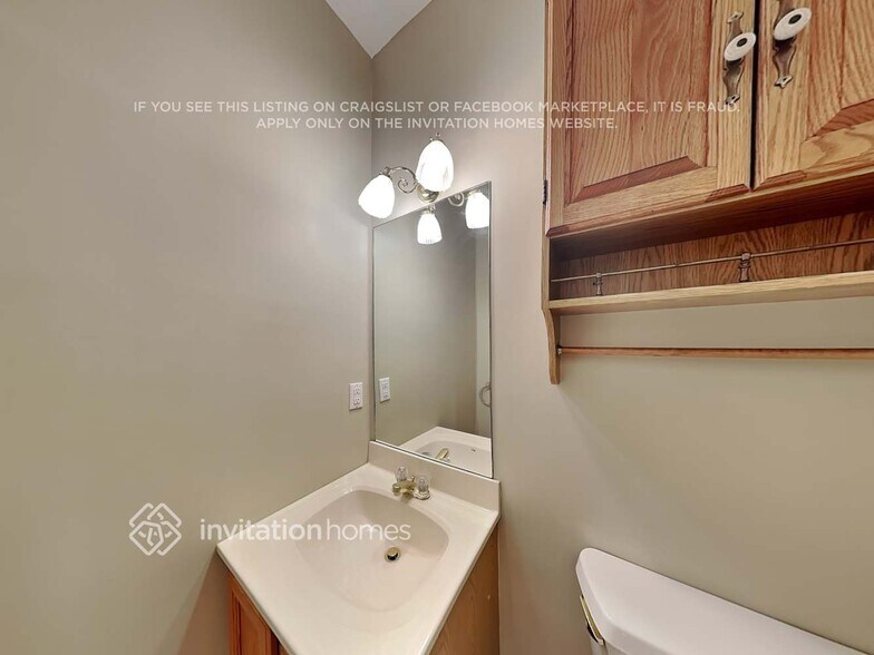 Building Photo - 1916 Bonaventure Way