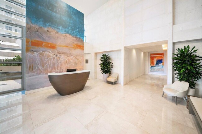 Building Photo - 3100 N Ocean Dr