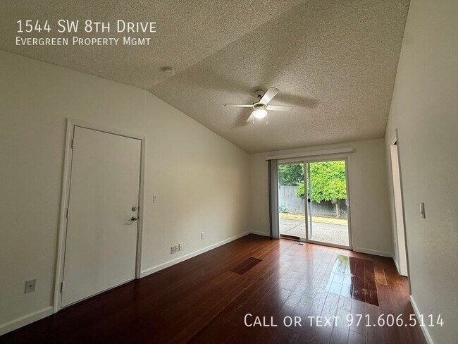 Building Photo - 1544 SW 8th Dr