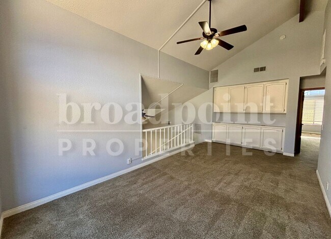 Building Photo - 10326 Oak Ranch Ln