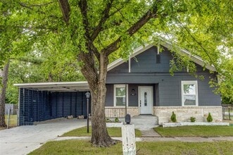 Building Photo - 902 Clark St