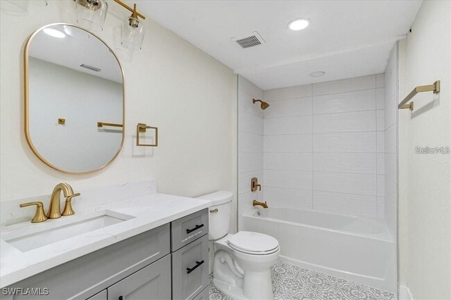 Building Photo - 190 Tarpon Rd