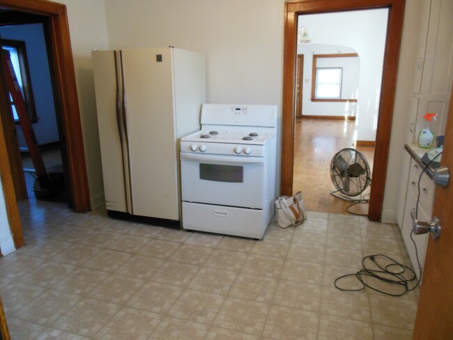 Kitchen with view of dining room - 4249 Hohman Ave