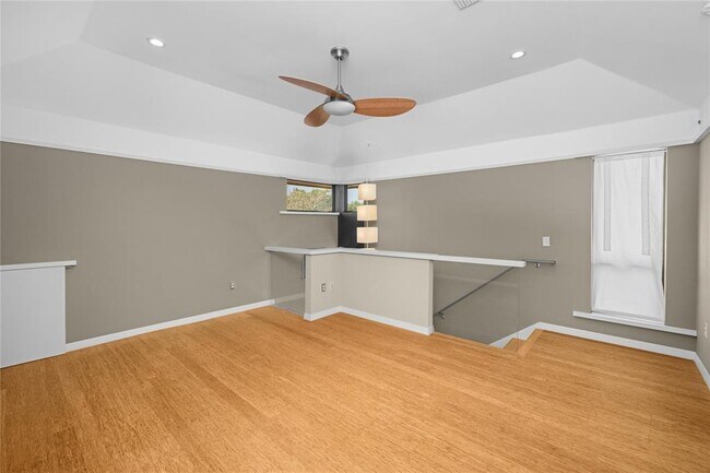 Building Photo - 805 Cumberland Rd