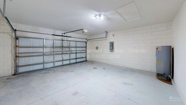 Building Photo - 2116 Silver Brk Wy