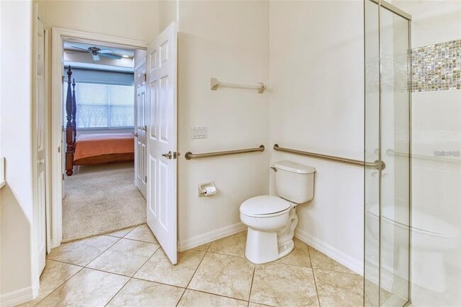 Building Photo - 2310 Palm Tree Dr