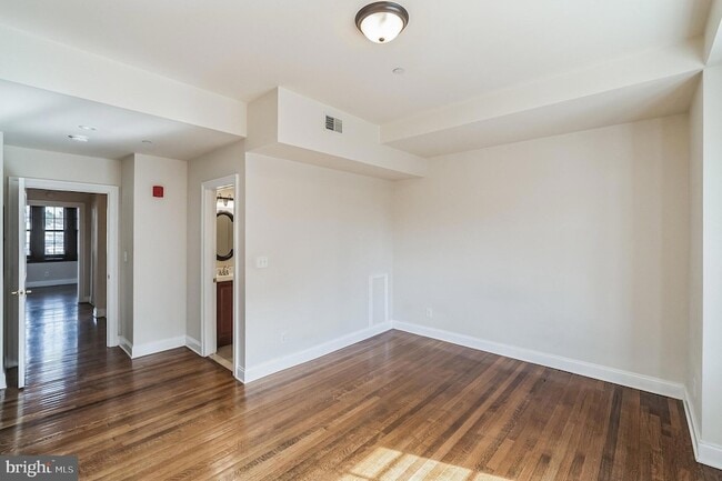 Building Photo - 7220 Ridge Ave