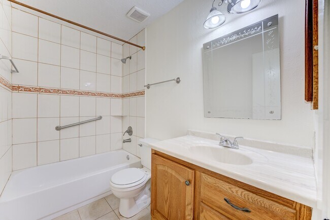 Building Photo - 9206 Beringwood Dr