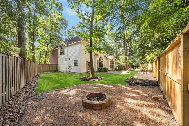 Building Photo - 11 Alden Glen Ct