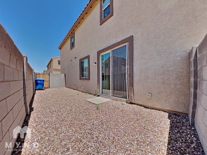 Building Photo - 5420 W Albeniz Pl