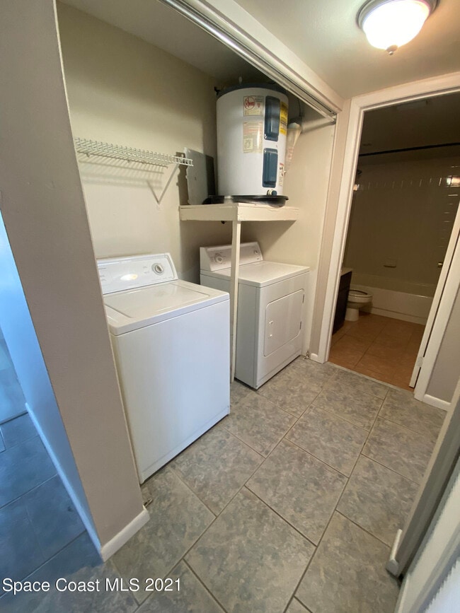 Building Photo - 200 International Dr