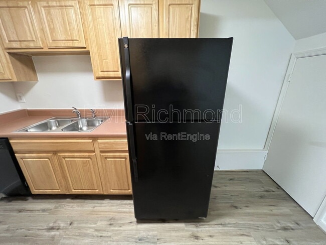 Building Photo - 3530 E Richmond Rd