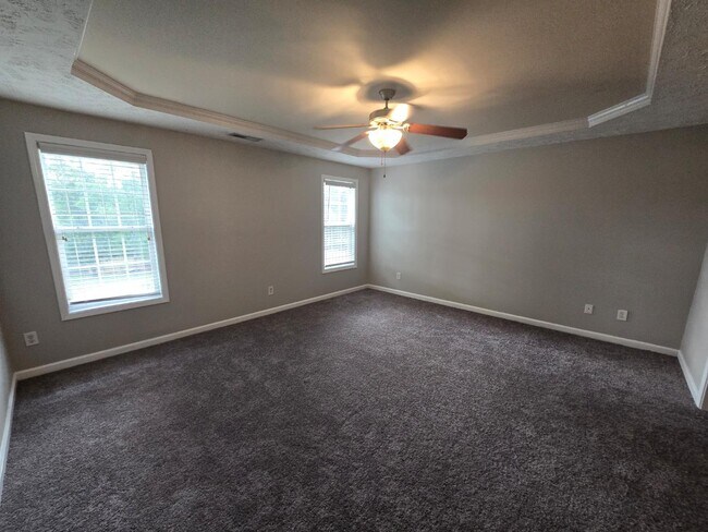 Building Photo - 150 Bear Creek Dr