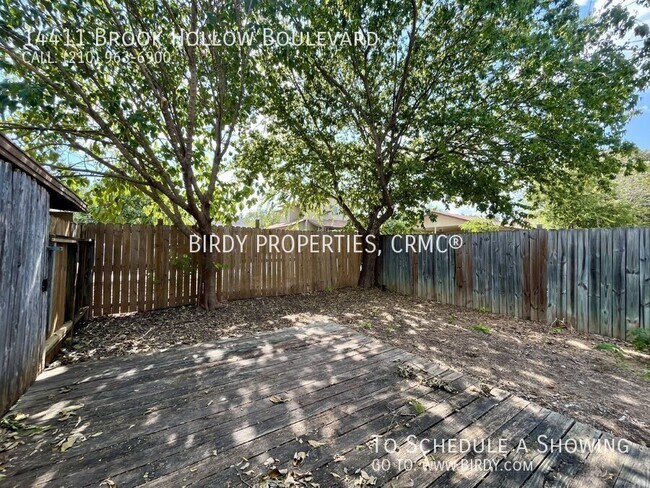 Building Photo - "Charming 2-Bed Duplex in San Antonio with...