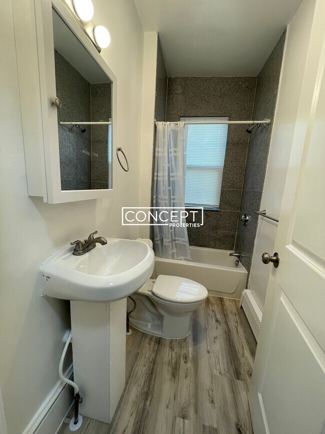 Building Photo - 16 Bird St