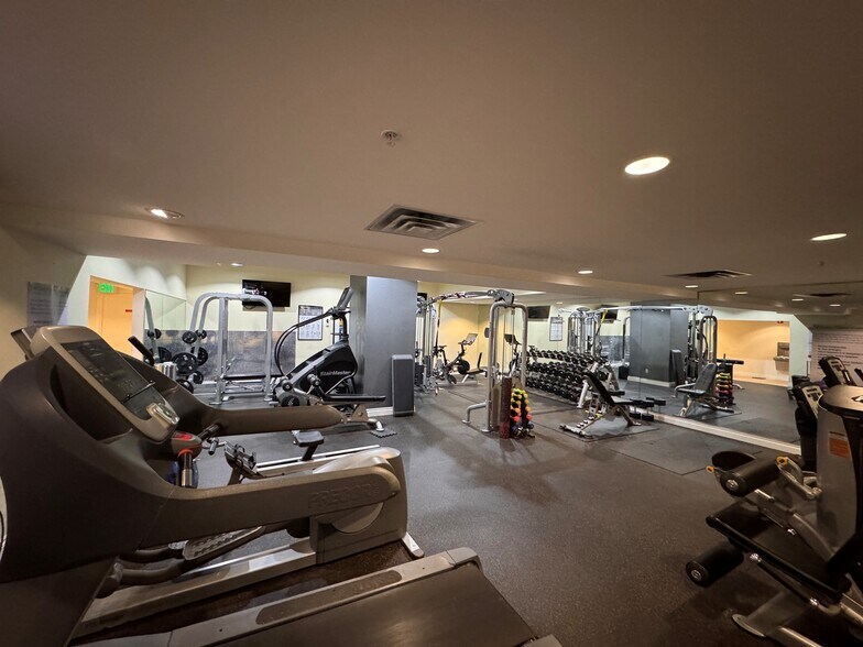 Building Photo - 1420 Terry Ave