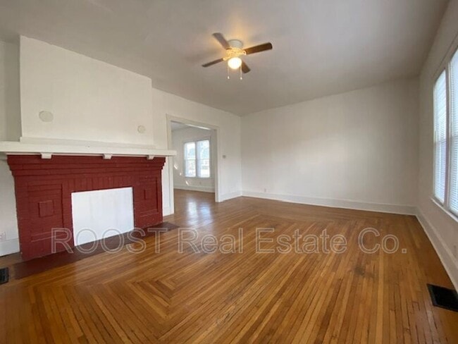 Building Photo - 1725 N Limestone St