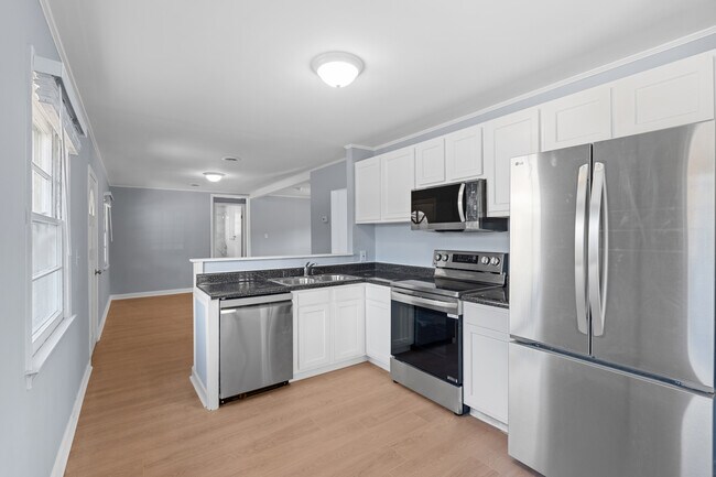 Building Photo - 409 Wilkes Rd