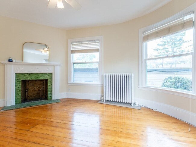 Building Photo - 40 Marshall St