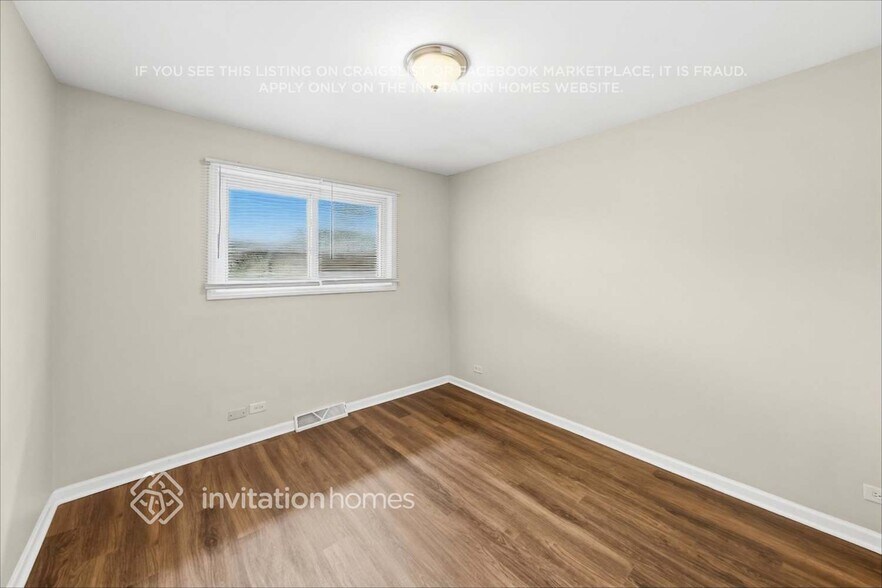 Building Photo - 16460 Roy St