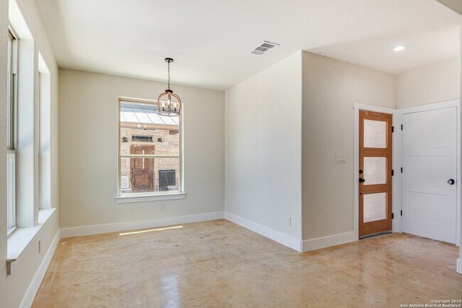 Building Photo - 1702 Gruene Vineyard Crossing