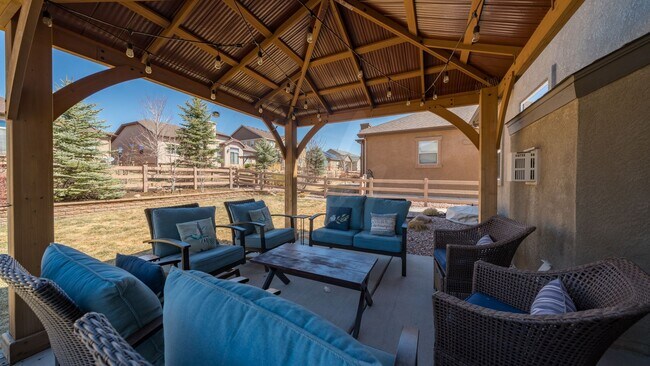 Building Photo - Immaculate 5 Bedroom Home in Wolf Ranch