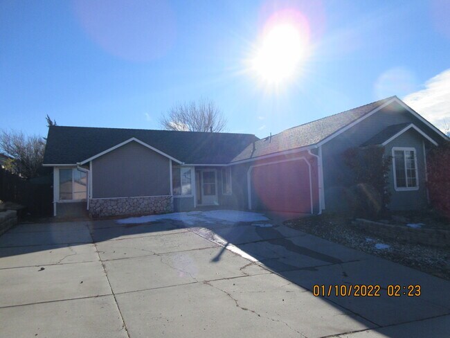 Primary Photo - 1011 Sunburst Dr