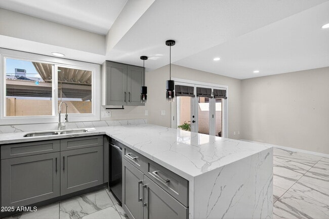 Building Photo - 1339 N 44th St