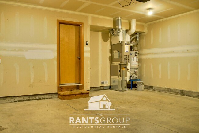 Building Photo - Low maintenance yard!