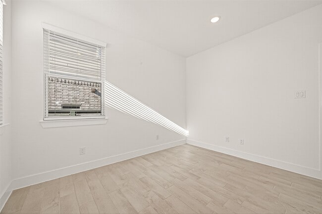 Building Photo - 15126 Dry Crk Jct Pl