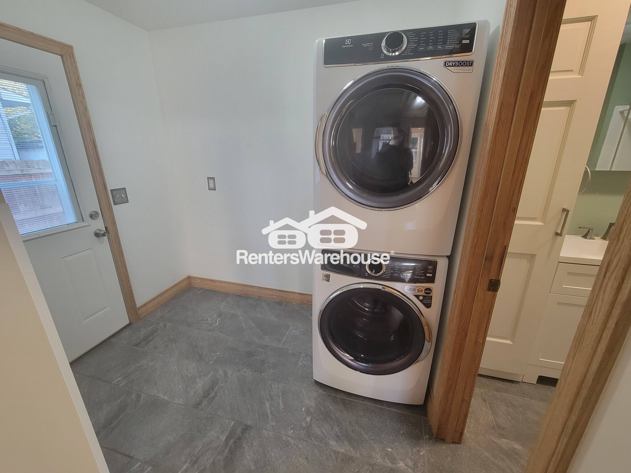 Building Photo - 244 E Fremont St