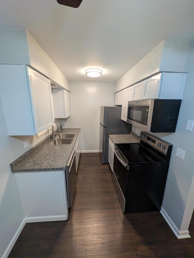 Building Photo - 201 N 67th St