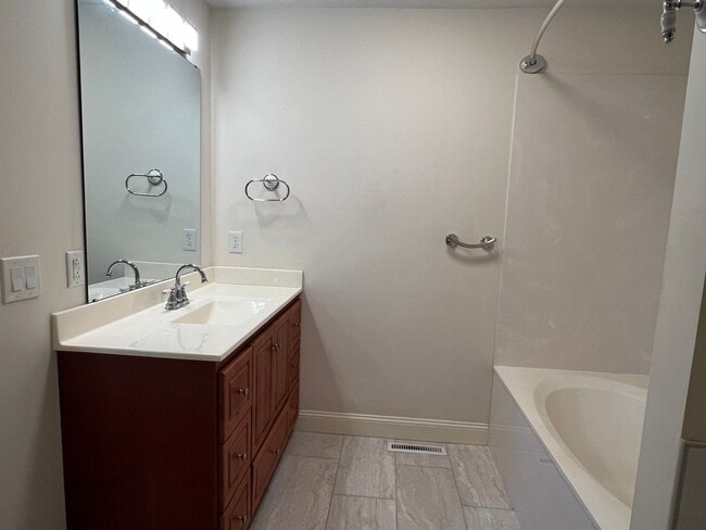 Building Photo - All Brick 3 Bedroom, 2 Bathroom near Twin Oaks