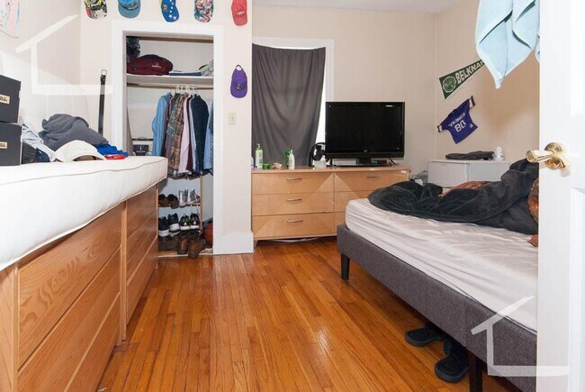 Building Photo - 52 Falkland St #1A Boston MA 02135
