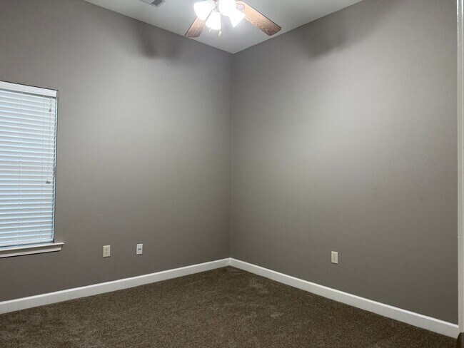 Building Photo - 3200 Mossy Creek Dr