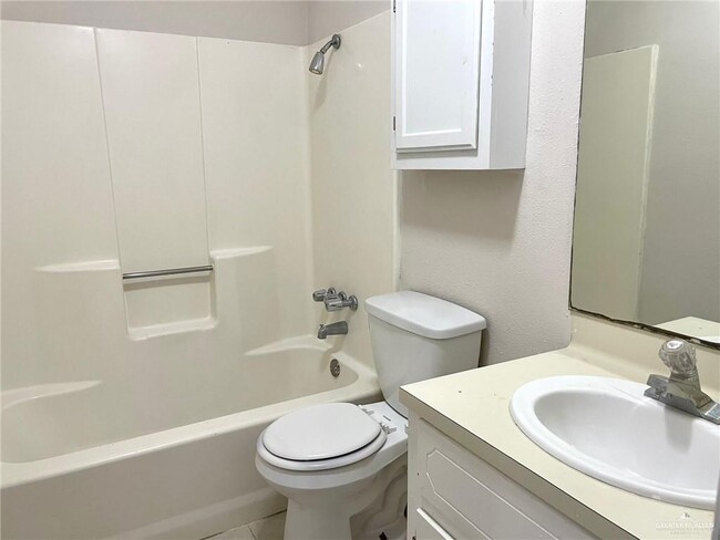 Building Photo - 9 Sun Dr