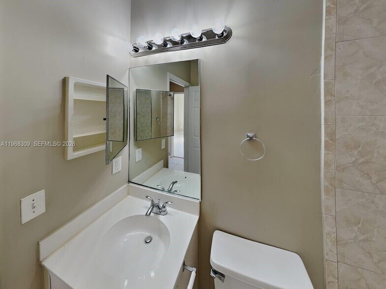 Building Photo - 1495 SW 105th Ave