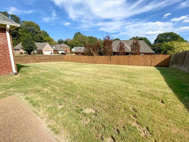Building Photo - 4 bed, 2.5 bath house in Olive Branch