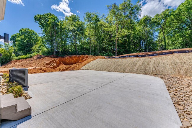 Building Photo - 3425 Garden Dr